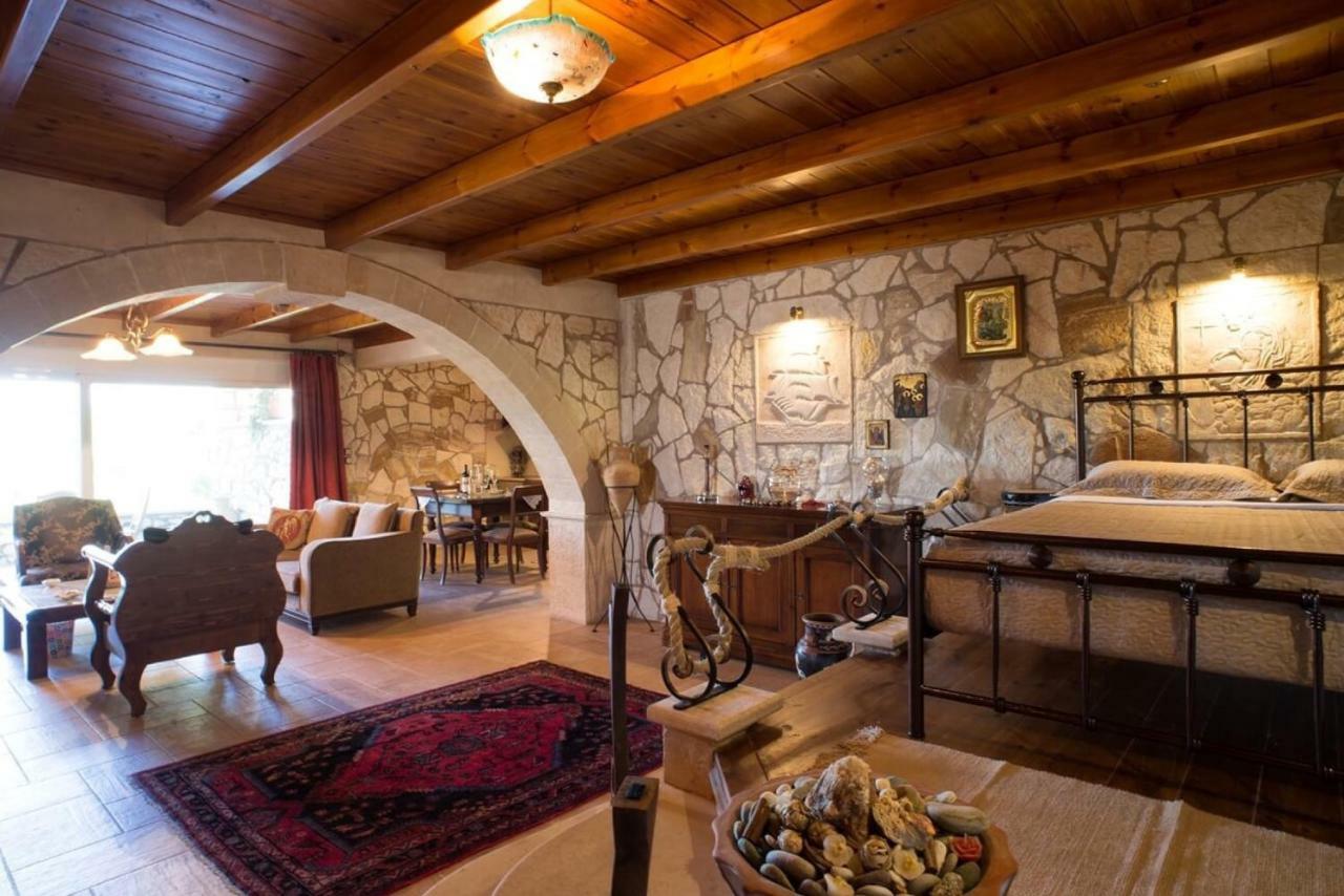 Petrinolis Retreat Apartment Сития Екстериор снимка