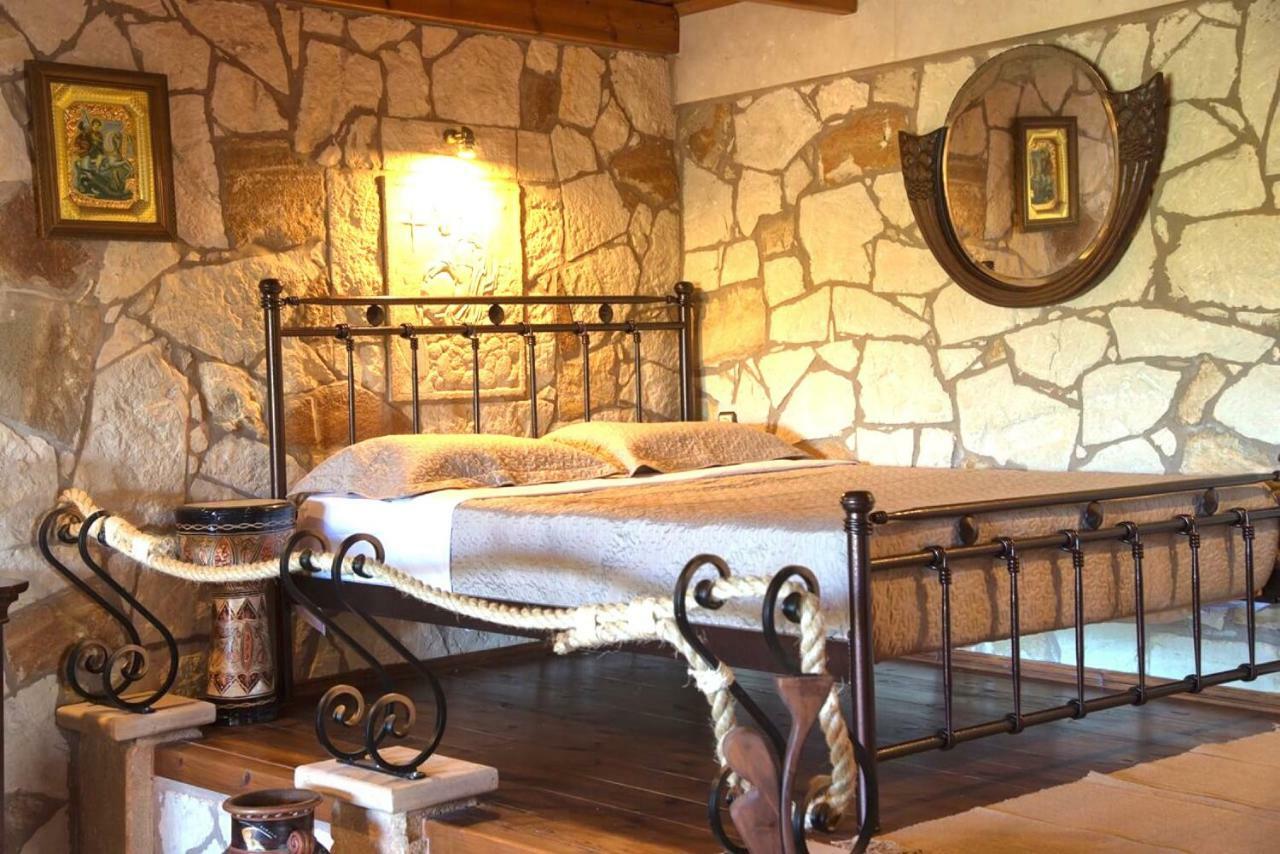 Petrinolis Retreat Apartment Сития Екстериор снимка
