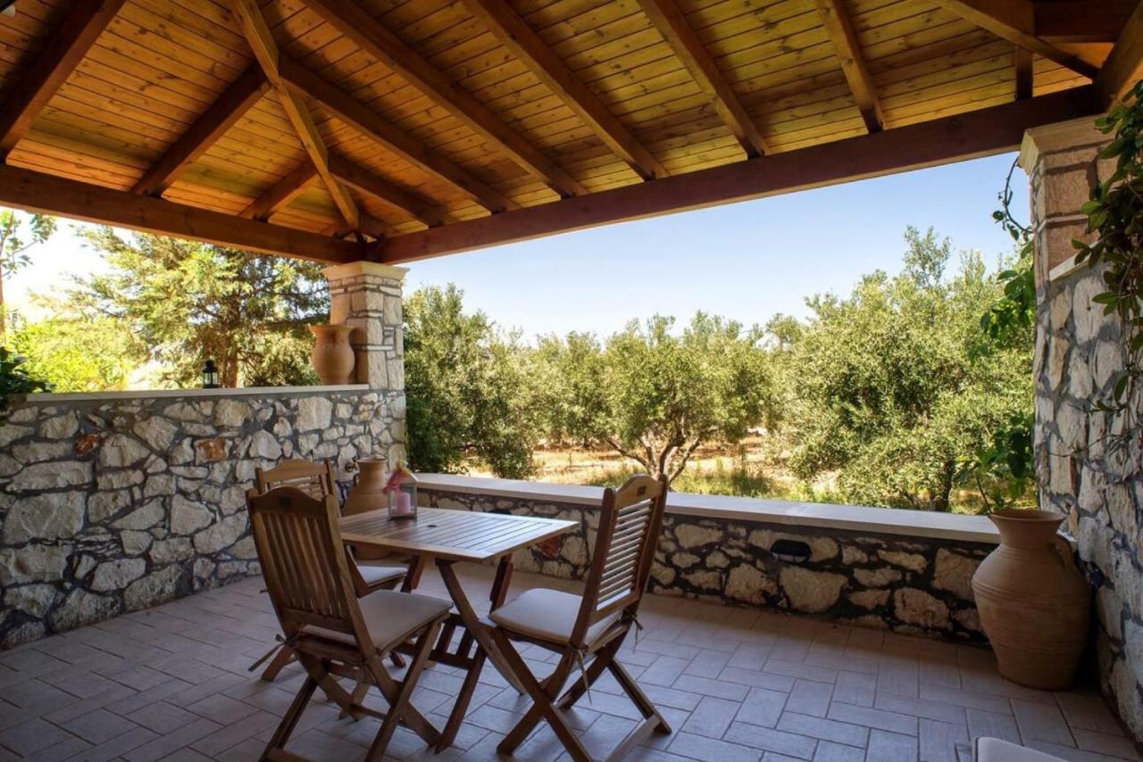 Petrinolis Retreat Apartment Сития Екстериор снимка