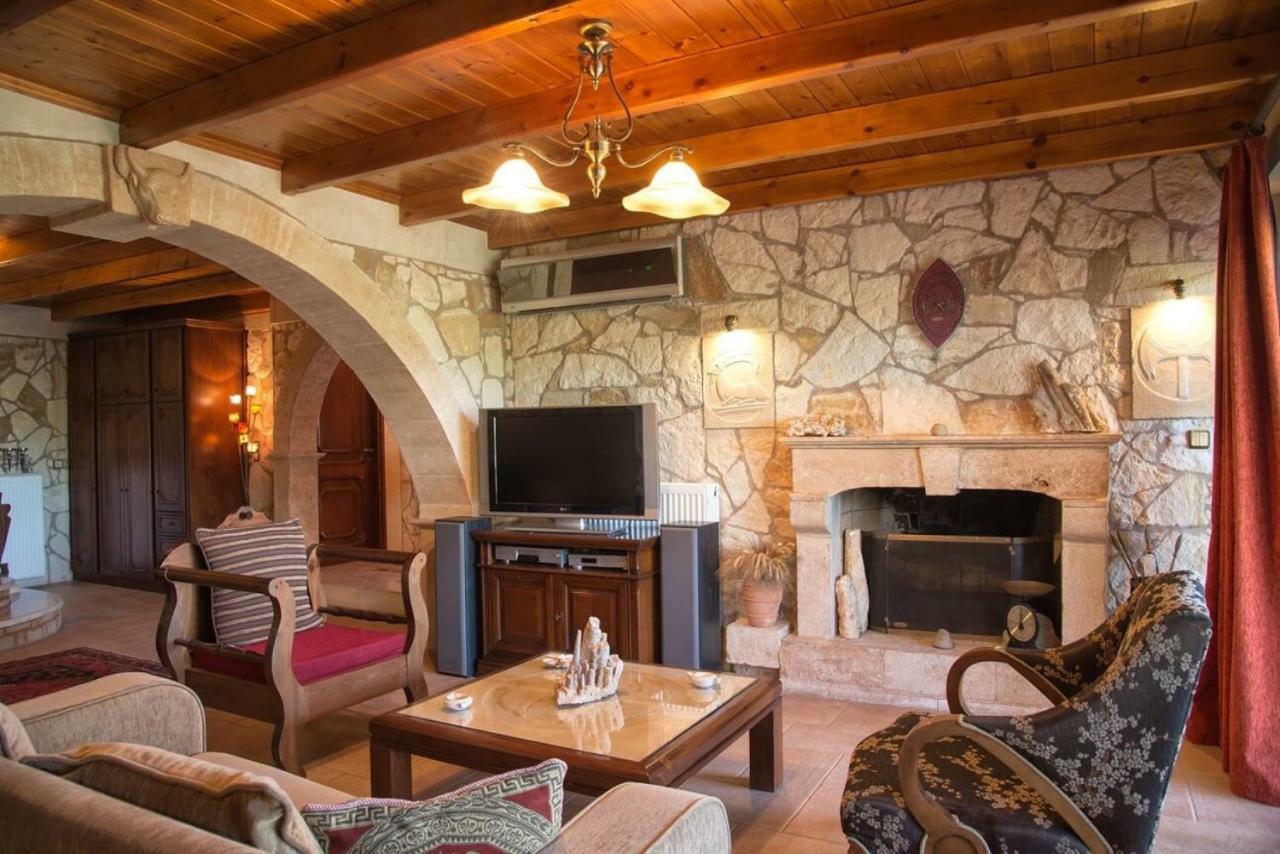 Petrinolis Retreat Apartment Сития Екстериор снимка