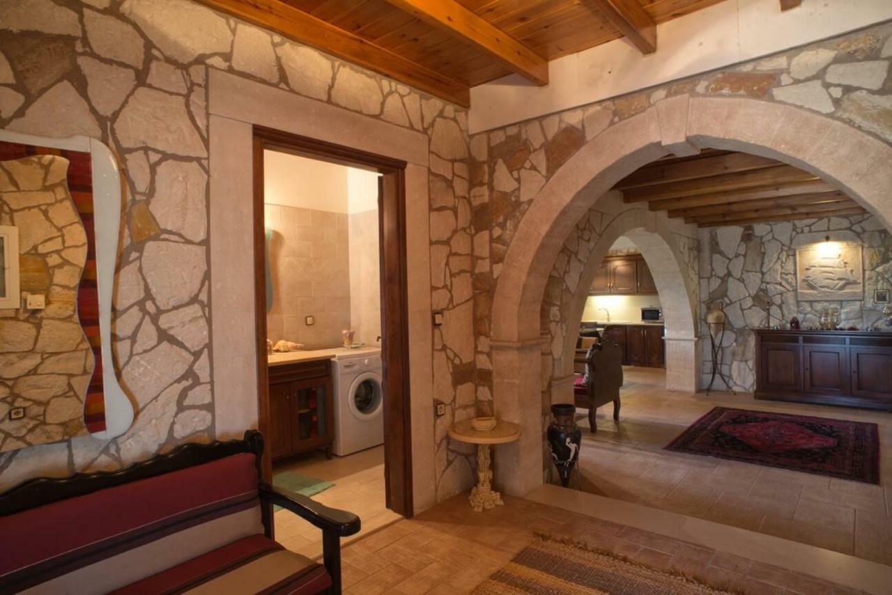Petrinolis Retreat Apartment Сития Екстериор снимка
